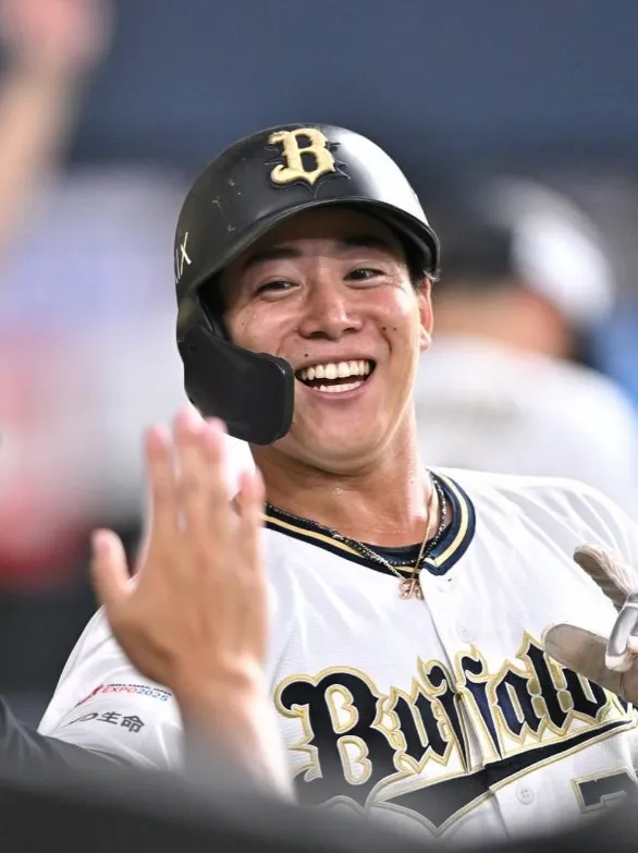 オリックスのユニフォームを着た来田涼斗